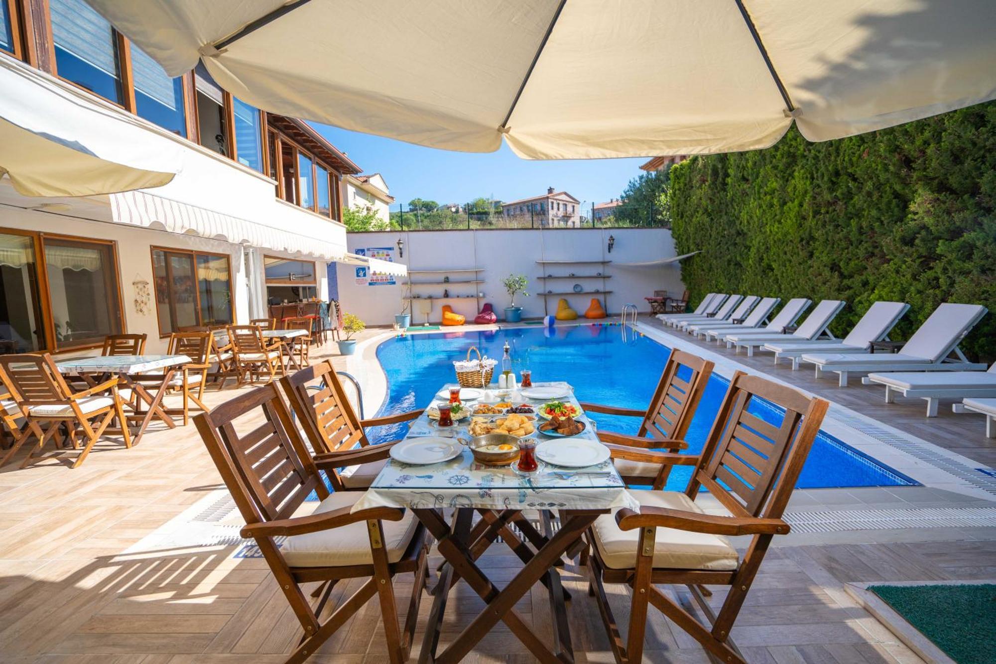 Cunda Giritlioglu Otel Adult Only Айвалик Екстер'єр фото